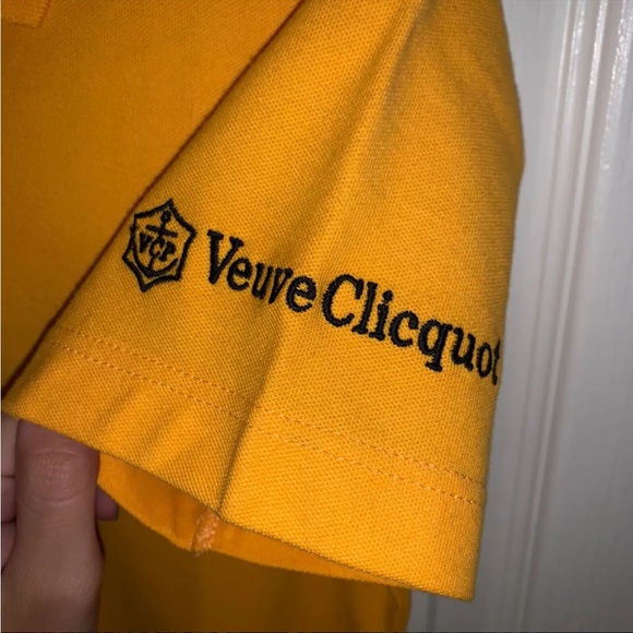 NWOT Collector’s Veuve Clicquot Polo t-shirt - Picture 3 of 4